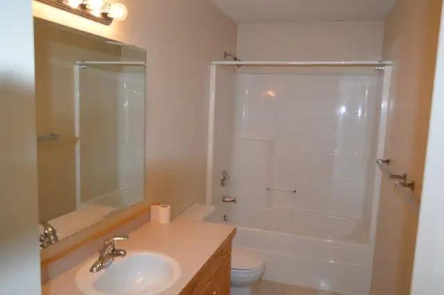 Smithers spacious 2 bedroom - Photo 4