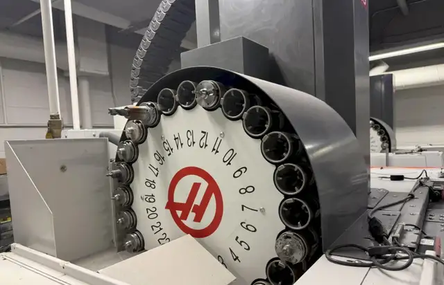 2016 HAAS VF-2 - Photo 5