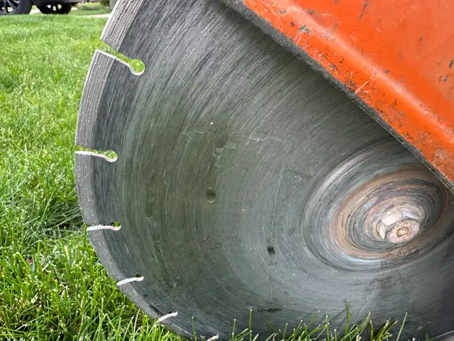 Stihl TS 420 Concrete Saw - Photo 3