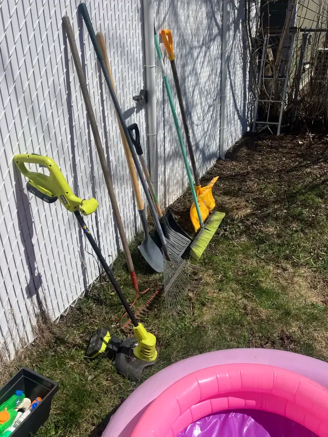 weed eater servi 1 été avec chargeur  $45.