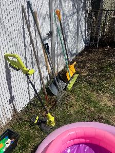 weed eater servi 1 été avec chargeur  $45.