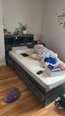 Twin bed