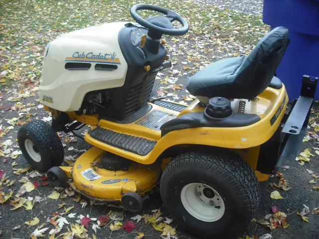 TRACTEUR  À GAZON