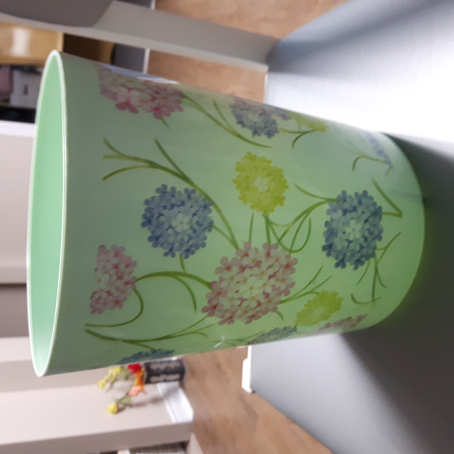 BEAU GRAND POT DÉCO PLASTIQUE SOLIDE 10'HAU VERT À FLEURS: $5.00 - Photo 2