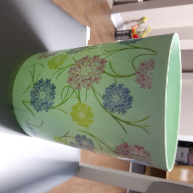 BEAU GRAND POT DÉCO PLASTIQUE SOLIDE 10'HAU VERT À FLEURS: $5.00 - Photo 3