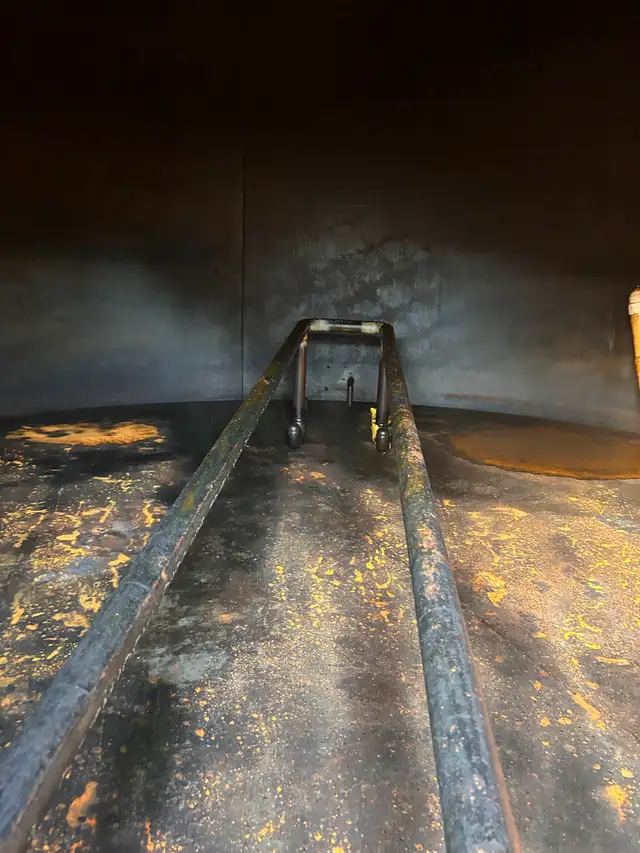 750 BBL Double-Walled Storage Tanks – Like New Interior - Photo 6