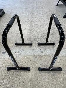 Gym parallel bars (dip bars)