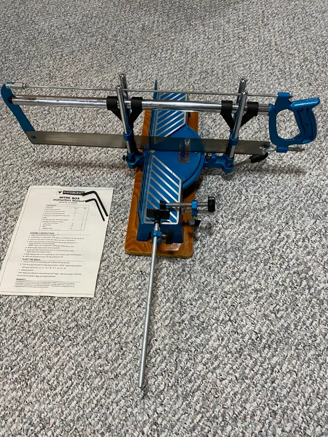 Mastercraft Metal Mitre Box with Backsaw 57-5600-8 - Photo 3