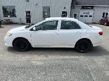 2010 Toyota Corolla CE - Photo 3