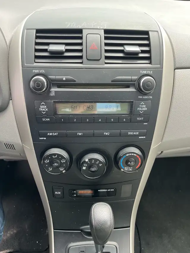 2010 Toyota Corolla CE - Photo 6