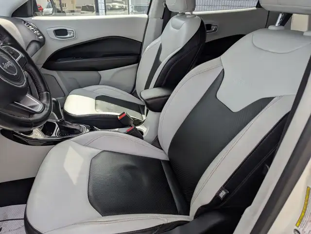 2020 Jeep Compass Limited WITH LEATHER! - Photo 6