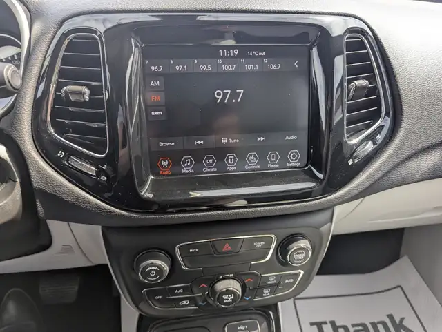 2020 Jeep Compass Limited WITH LEATHER! - Photo 11