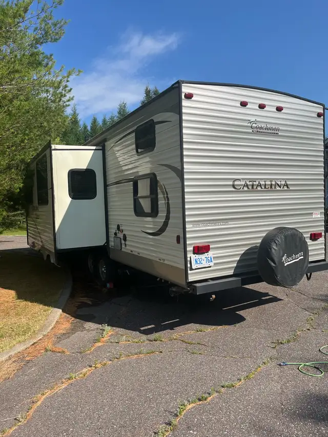 30ft Coachmen Catalina 50th Anniversary 2014 - Photo 3