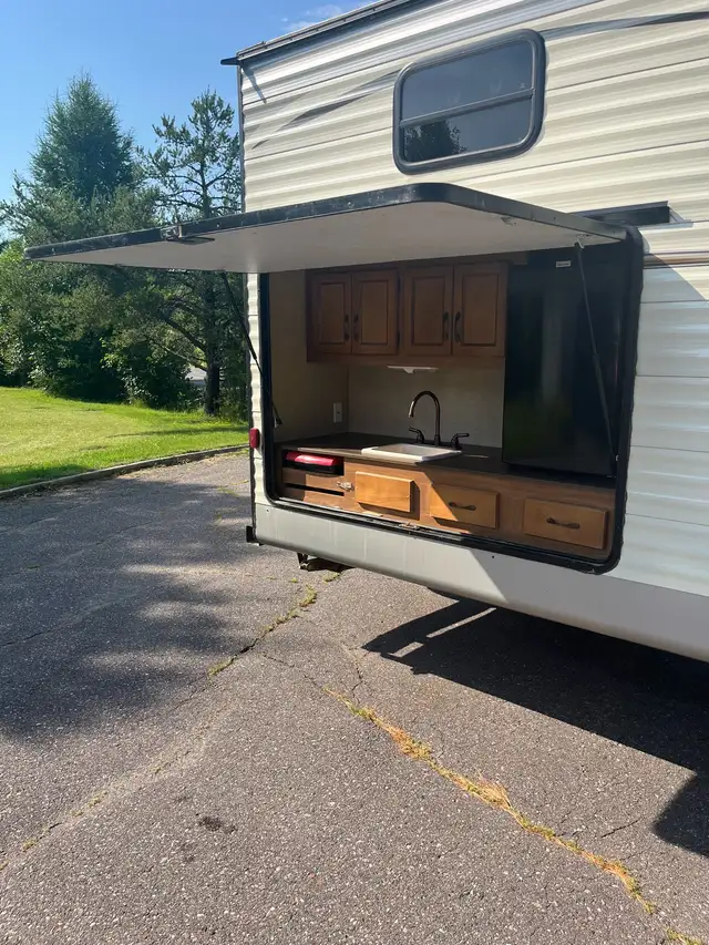 30ft Coachmen Catalina 50th Anniversary 2014 - Photo 4