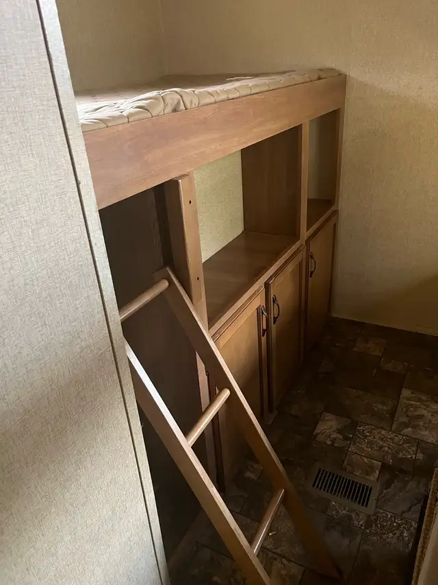 30ft Coachmen Catalina 50th Anniversary 2014 - Photo 7