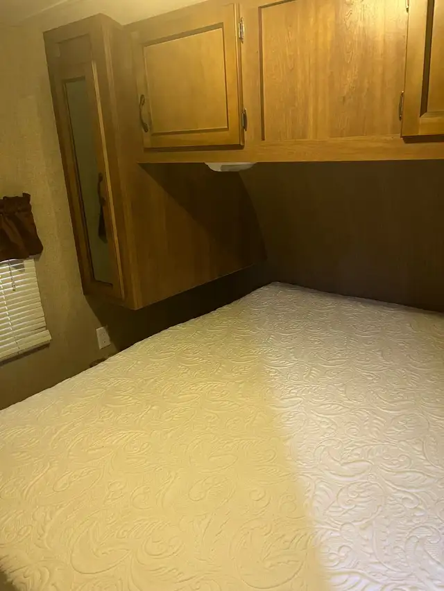 30ft Coachmen Catalina 50th Anniversary 2014 - Photo 9