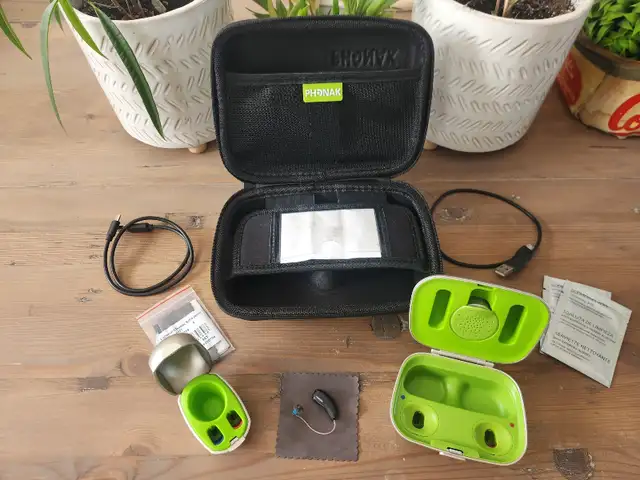 Phonak Hearing Aid - Photo 3