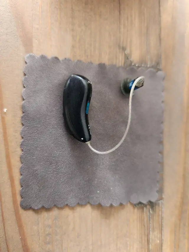 Phonak Hearing Aid - Photo 4