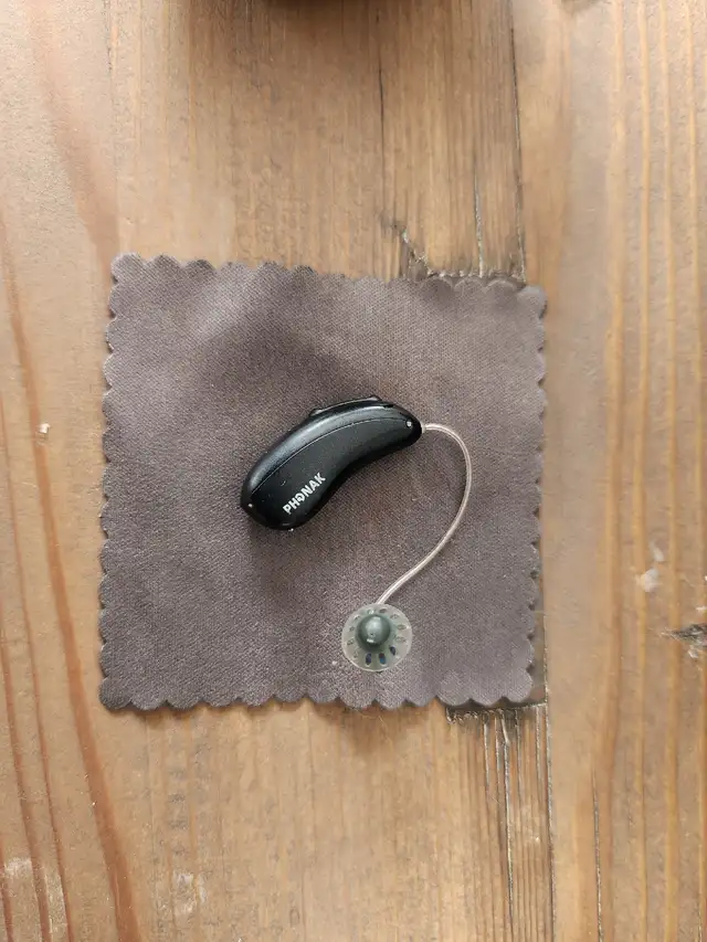 Phonak Hearing Aid - Photo 5