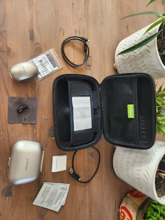 Phonak Hearing Aid - Photo 6