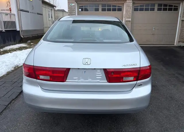 2005 Honda Accord - Photo 2