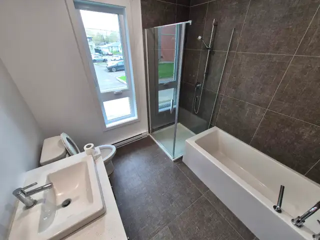 Grand 4 1/2 lumineux, St-eustache, 1850$/mois, construction 2024 - Photo 6