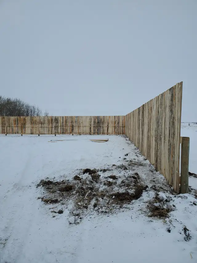 Custom fencing - Photo 3
