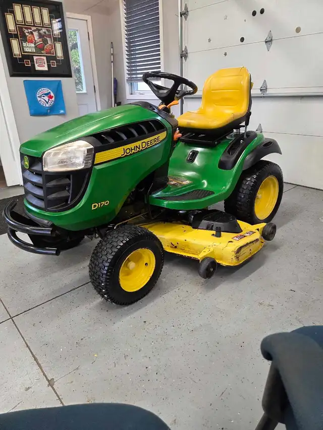 john deere d170 54' lawn tractor - Photo 3