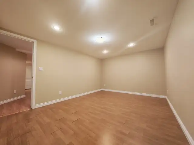 Fraser Heights Basement Suite for Rent-Excellent Schools, Shops - Photo 2