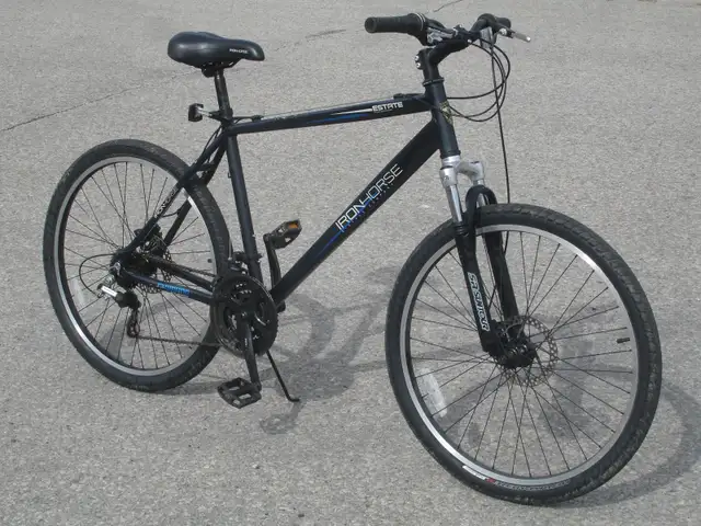 ALUMINUM 26' IRONHORSE ESTATE 21 SPD, DISC BRAKES & SUSPENSION!