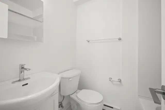Renovated 1 Bedroom Apartment! Move In Ready! - Photo 5