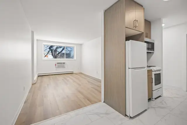 Renovated 1 Bedroom Apartment! Move In Ready! - Photo 9