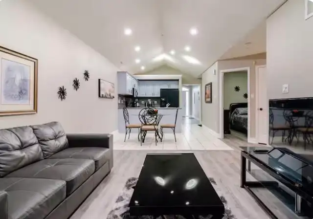 Furnished Room for Rent (Student Friendly.) - Photo 4