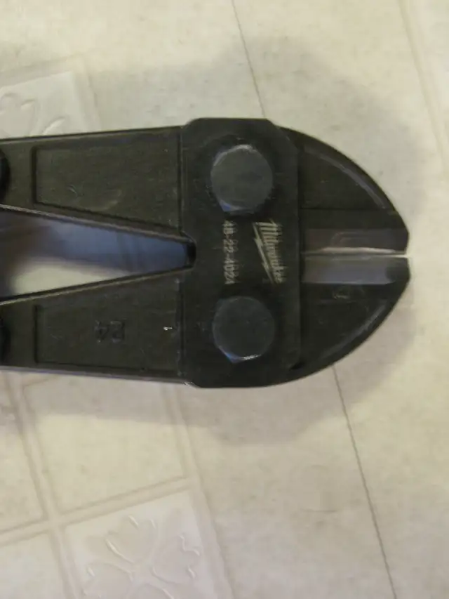 Two 24 inch Bolt Cutters - Photo 5