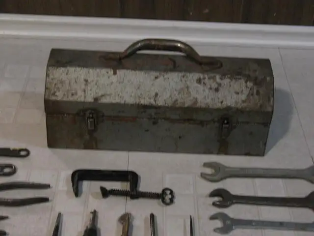 Vintage Metal Toolbox with 50 Vintage Hand Tools - Photo 8