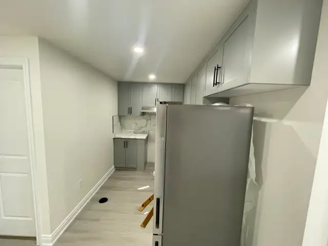 1 bedroom   Livingroom  basement apartment for rent - Photo 3