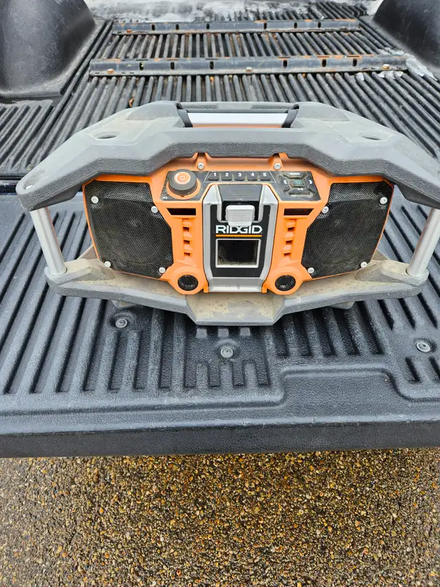 Rigid Jobsite Radio, iPod doc station, Like new, $ 40 - Photo 2