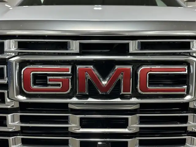 2026 GMC Yukon Denali - Photo 8