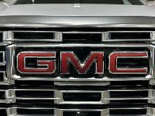 2026 GMC Yukon Denali - Photo 8