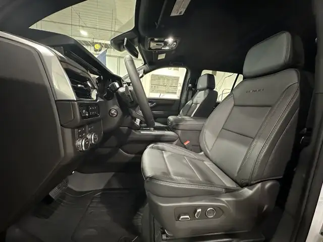 2026 GMC Yukon Denali - Photo 11