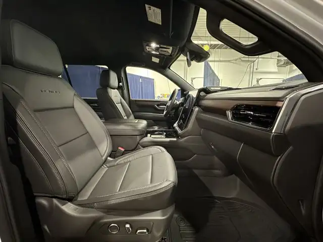 2026 GMC Yukon Denali - Photo 12