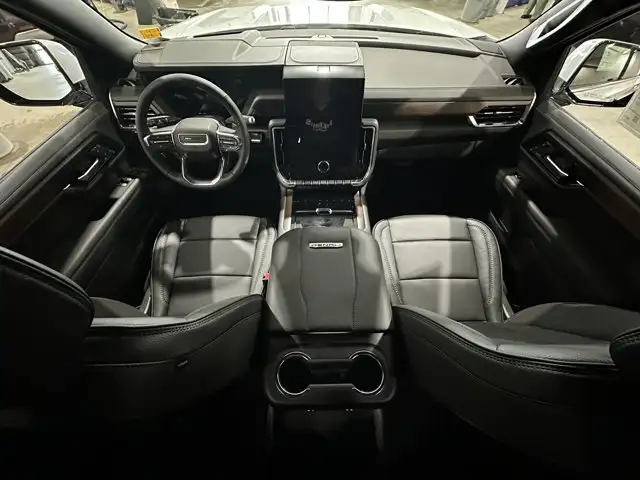 2026 GMC Yukon Denali - Photo 14