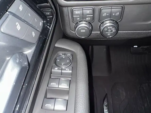 2026 GMC Yukon Denali - Photo 21