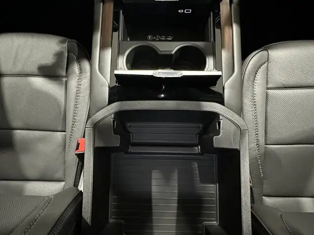 2026 GMC Yukon Denali - Photo 25
