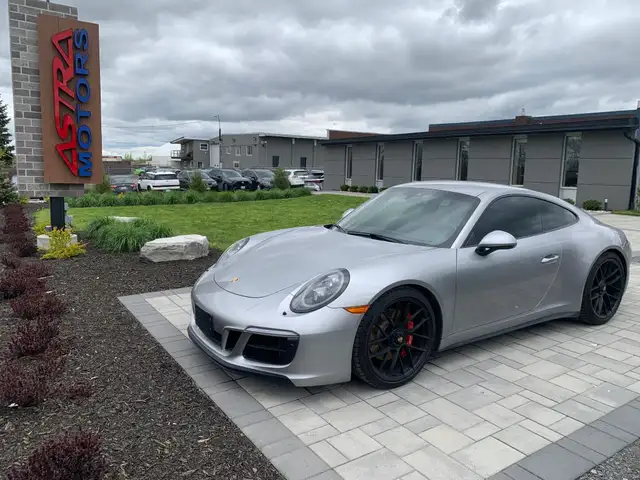 2017 Porsche 911 Carrera GTS