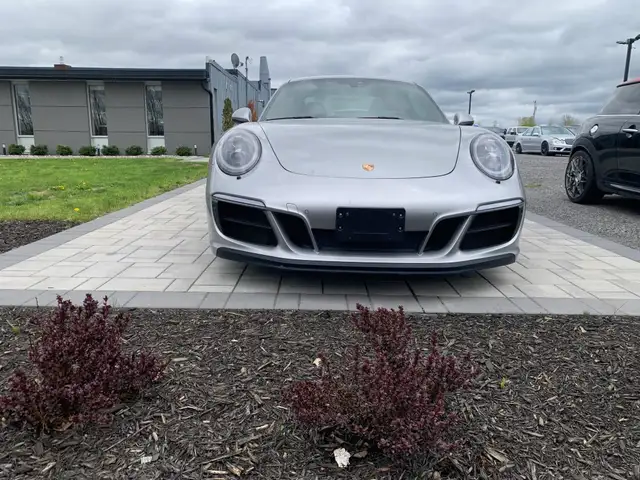 2017 Porsche 911 Carrera GTS - Photo 2
