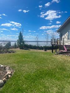 Beautiful View over Lake Wabamun - Photo 7