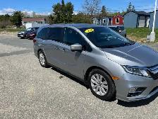 2020 Honda Odyssey EXL 8 passenger - Photo 2