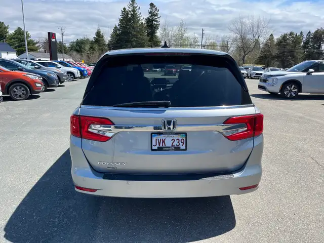 2020 Honda Odyssey EXL 8 passenger - Photo 3