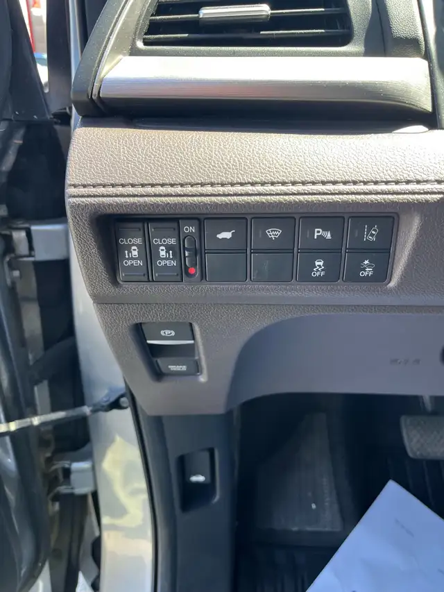 2020 Honda Odyssey EXL 8 passenger - Photo 8